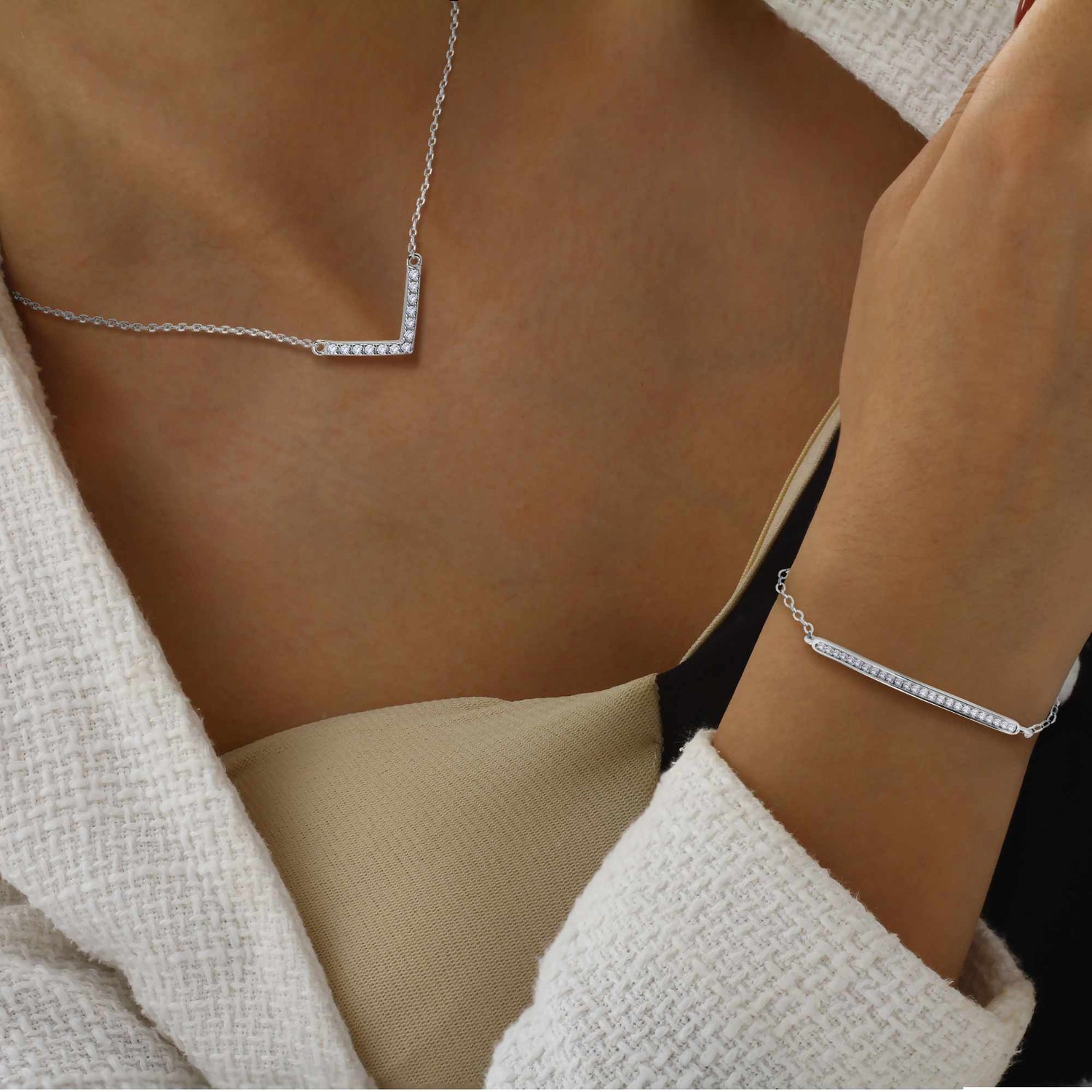 Vamaro Halskette Diamant Barren Armband Model